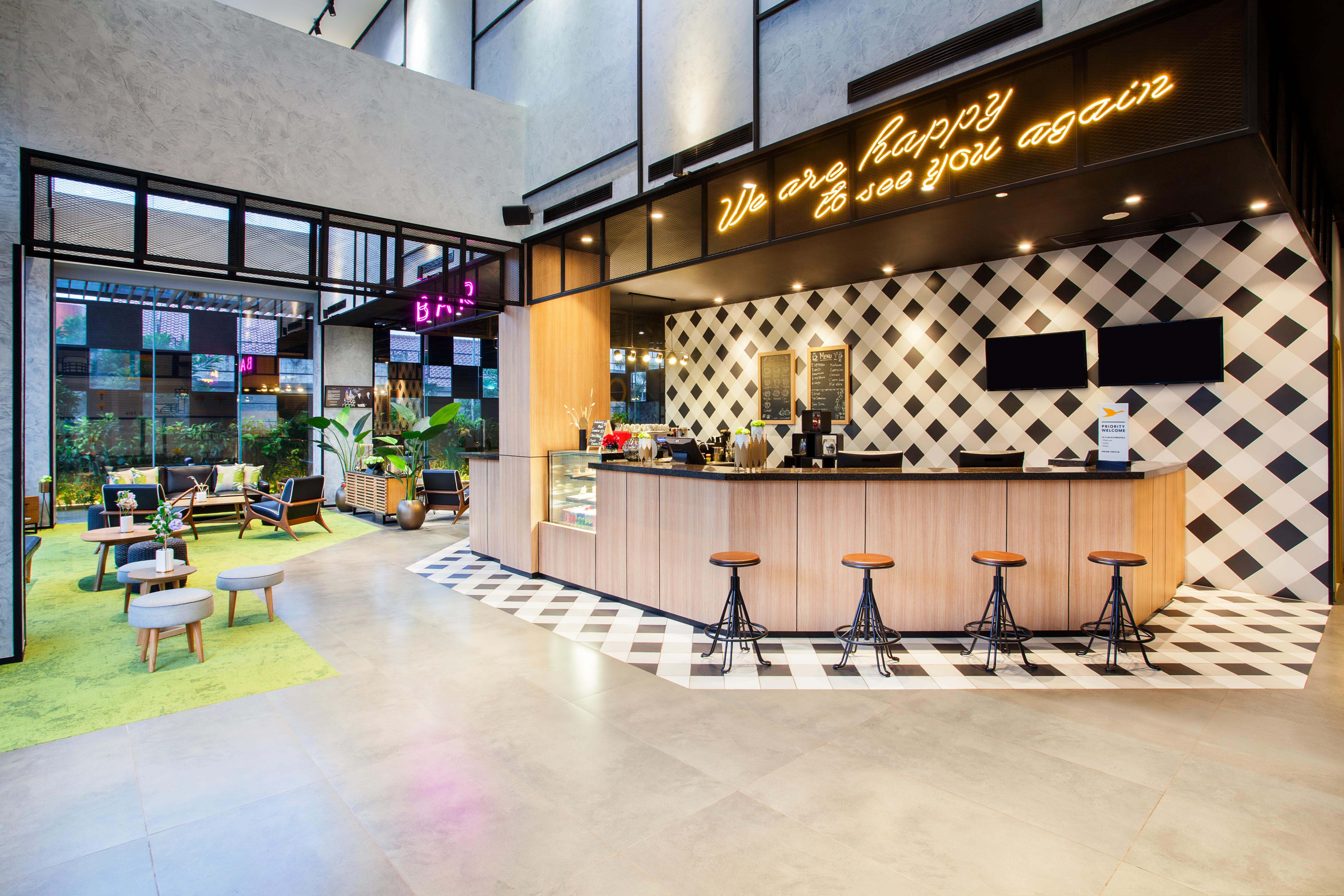 Ibis Styles Bekasi Jatibening Hotel Exterior foto