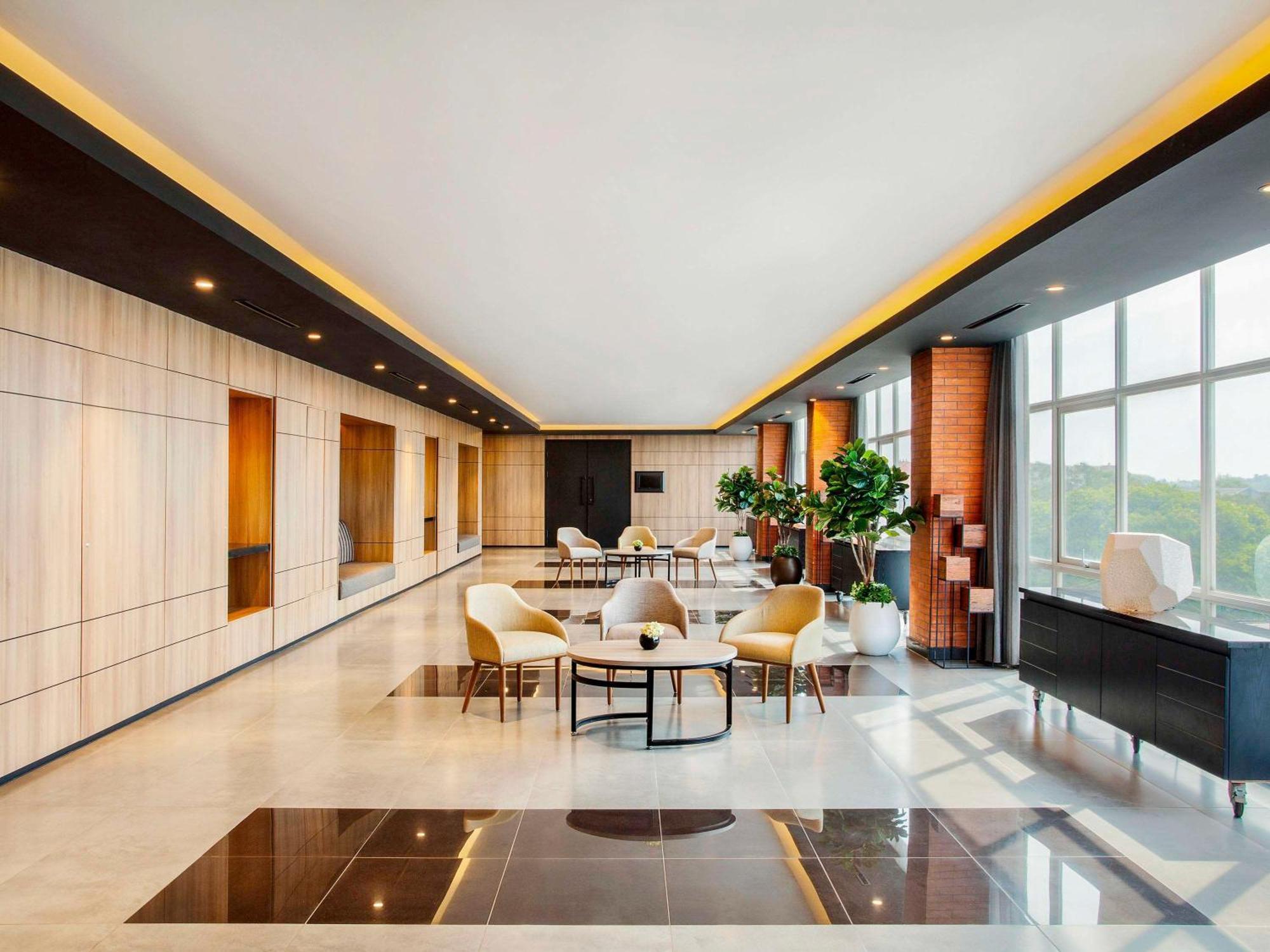 Ibis Styles Bekasi Jatibening Hotel Exterior foto