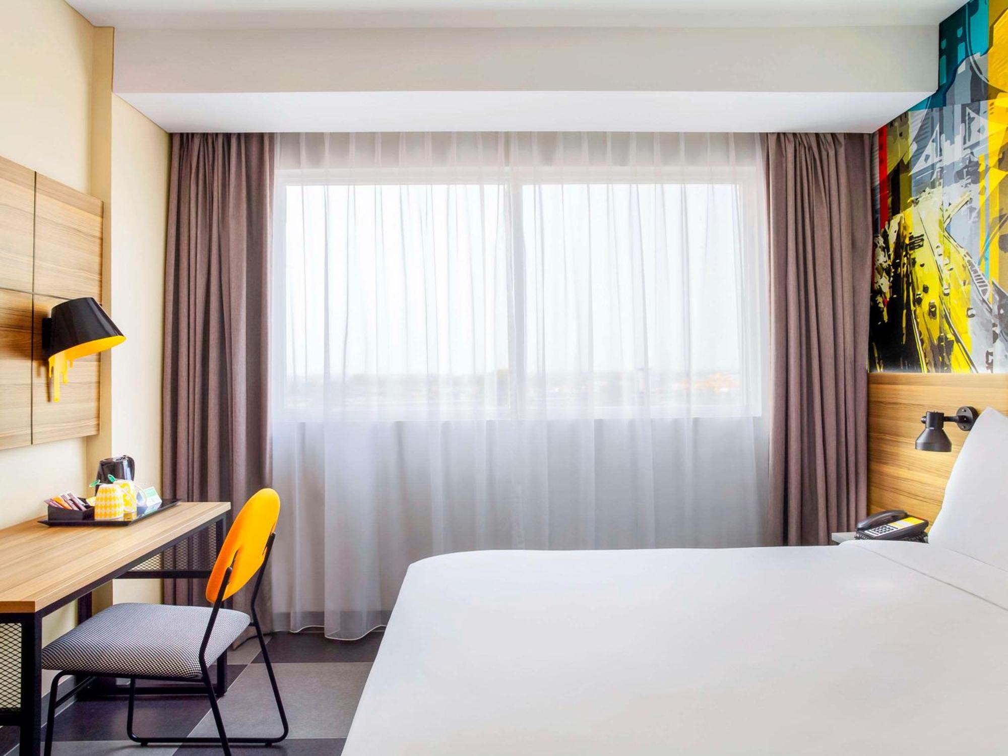 Ibis Styles Bekasi Jatibening Hotel Exterior foto