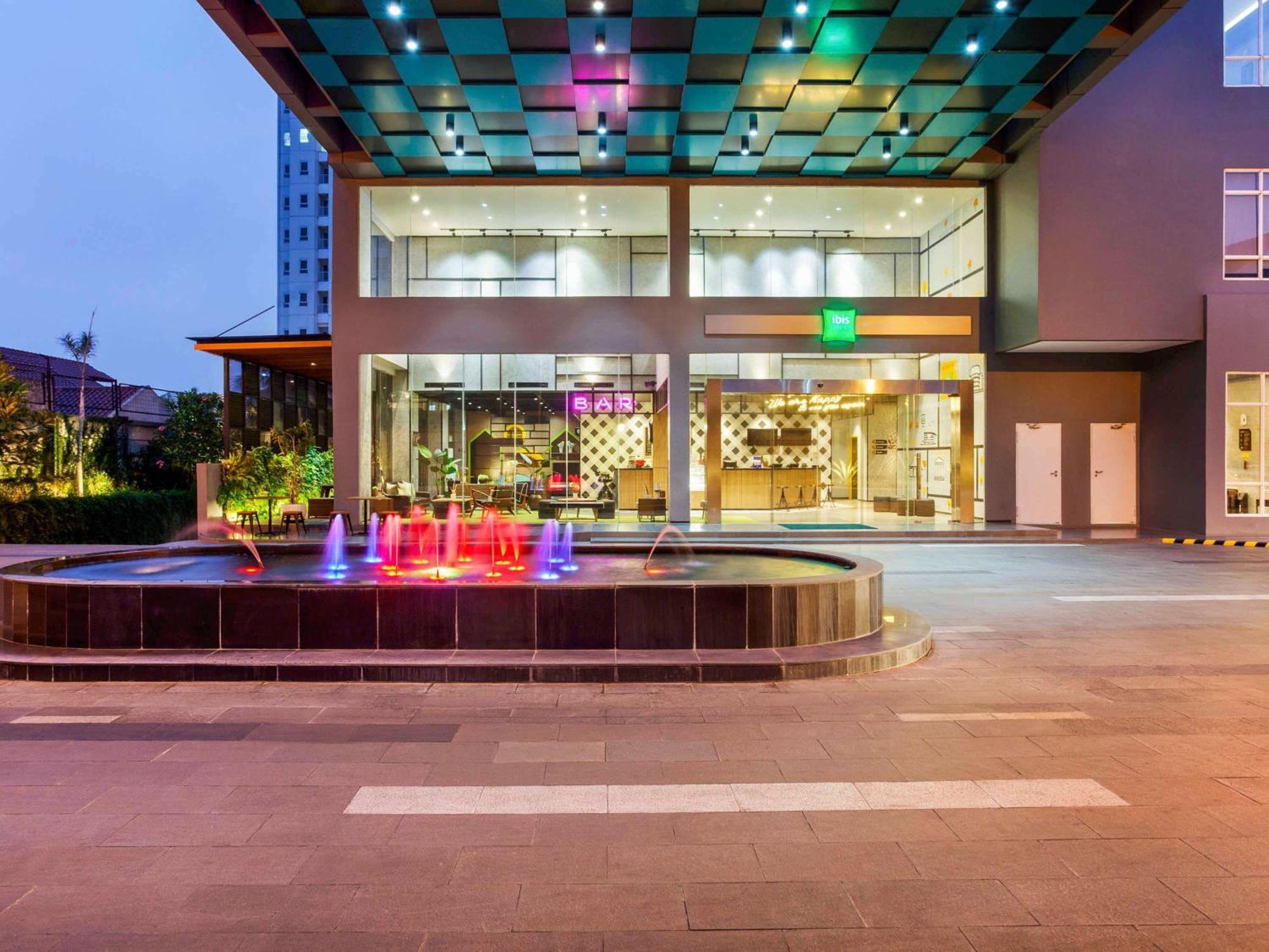 Ibis Styles Bekasi Jatibening Hotel Exterior foto