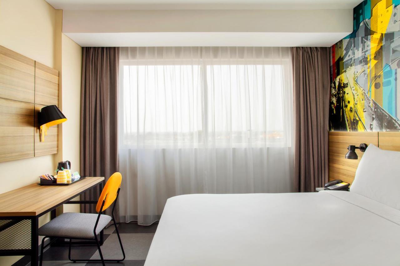 Ibis Styles Bekasi Jatibening Hotel Exterior foto