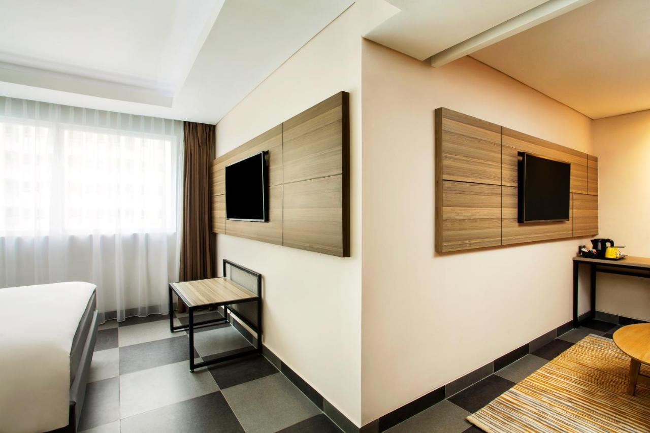 Ibis Styles Bekasi Jatibening Hotel Exterior foto